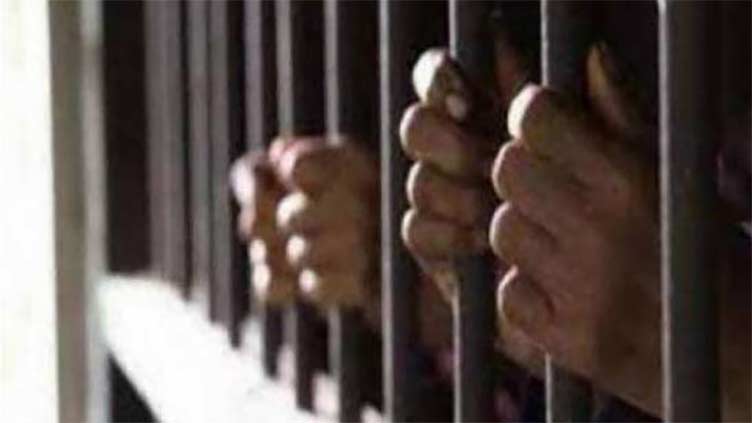 Police nab nine criminals of two gangs in Rahim Yar Khan 