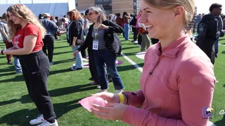 Nebraska students toss water balloons for Guinness World Record