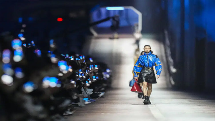 Louis Vuitton turns Seoul bridge into massive runway