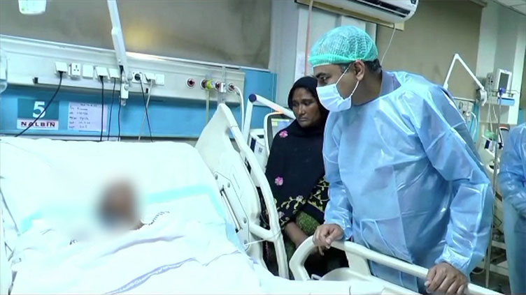 CM visits General Hospital to inquire after ailing girl