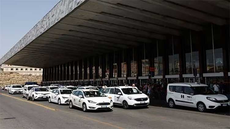 Italian government plans to put more taxis on the road