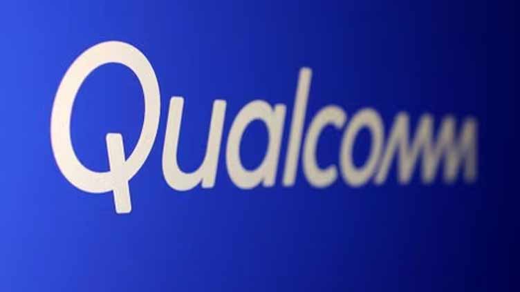 Qualcomm forecasts sales below estimates as smartphone slump persists