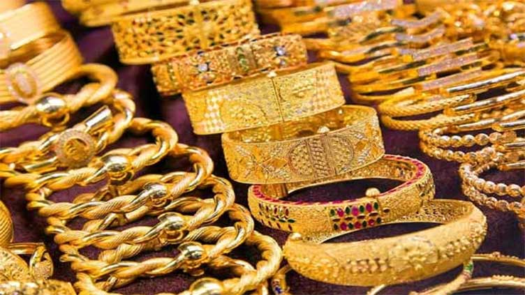 Gold price drops by Rs2,800 per tola 