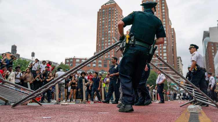 New York City's Union Square erupts in chaos as live streamer's giveaway goes awry