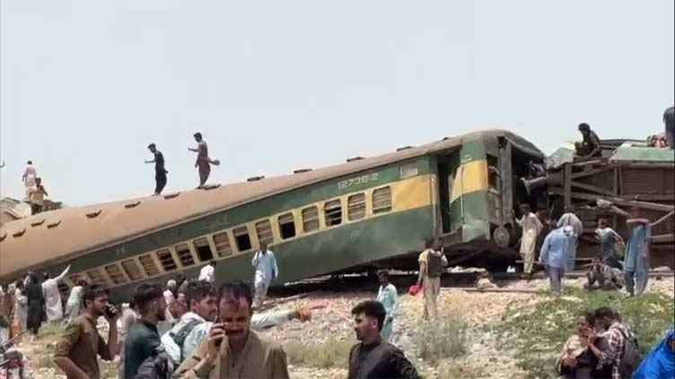 30 dead, 70 injured as 11 bogies of Hazara Express derail near Nawabshah