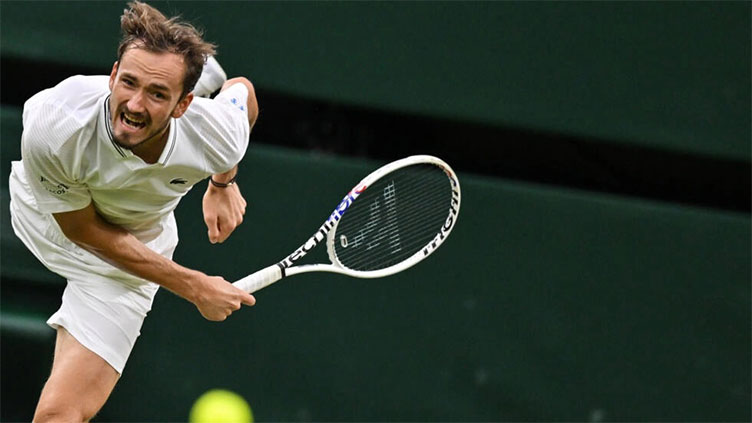 Medvedev back in his element on Canadian hardcourts