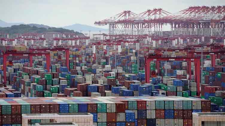 China's trade slumps, threatening recovery prospects