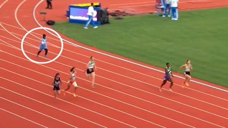 Somali athlete runs 'slowest' official 100-meter race ever