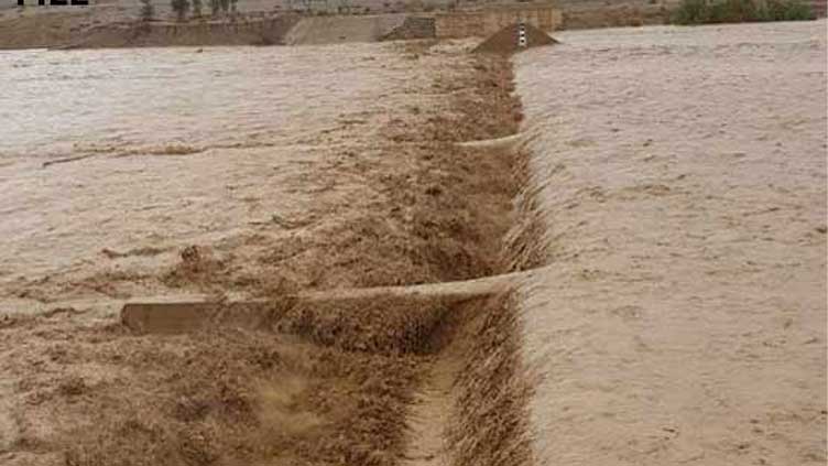 Flash flood sweeps away four in Zhob