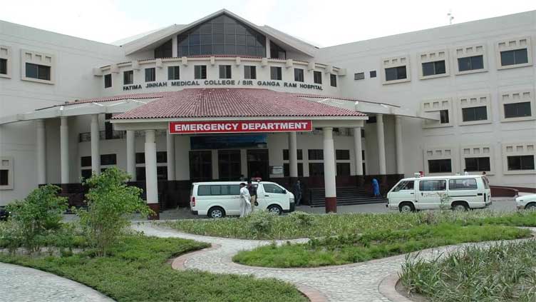 Surgery in mobile phone light exposes Ganga Ram Hospital facilities