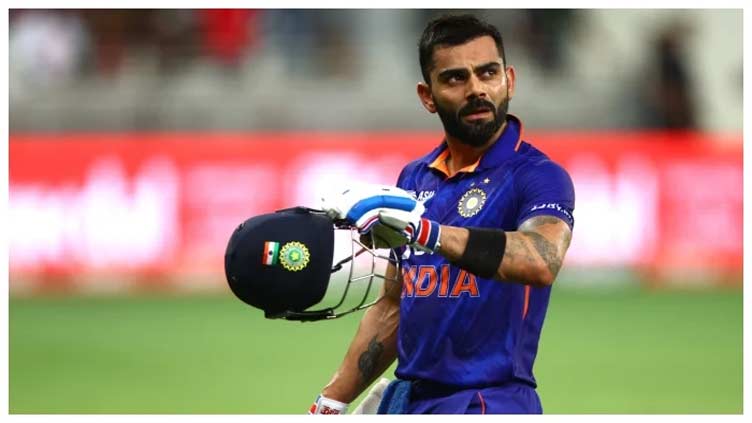 How much Virat Kohli earns through social media?