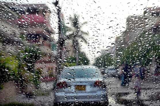کراچی: شہر کے مختلف علاقوں میں بوندا باندی سے موسم خوشگوار