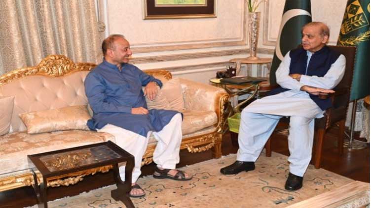 PM Shehbaz, Musadiq Malik discuss political situation
