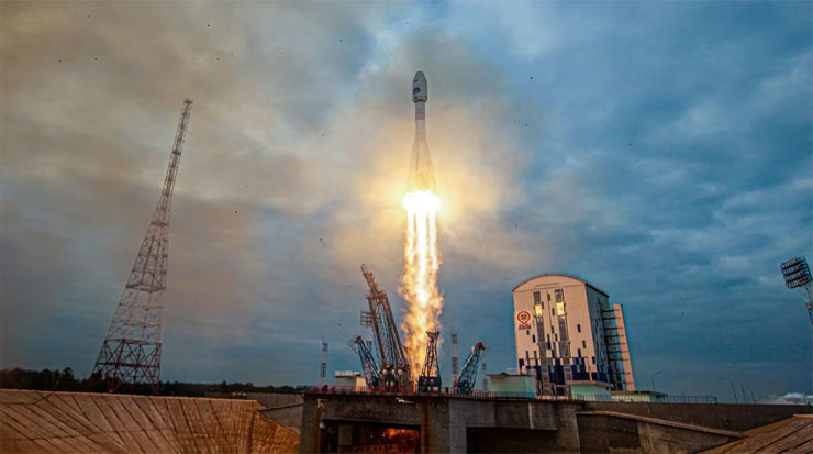 Russia's moon craft starts processing first data - space agency