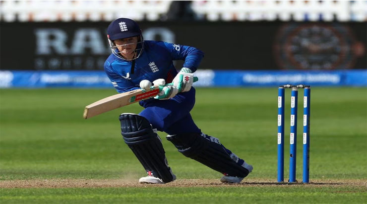 Tammy's Day Out: Beaumont first woman to hit century in The Hundred