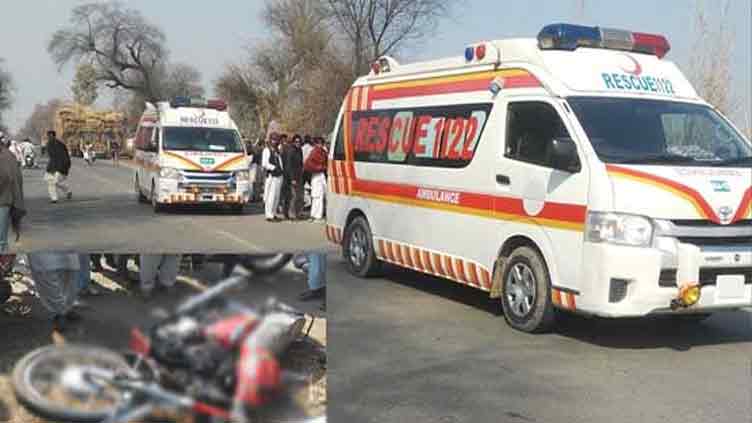 Two dead as van crashes into roadside tree on Jhang Road 