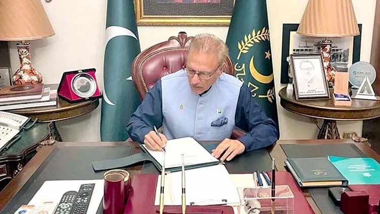 President Alvi signs official secrets, army amendment bills into law