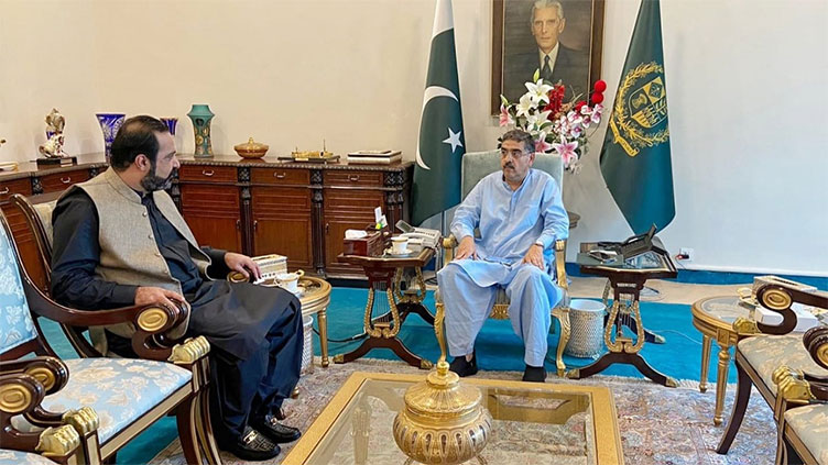 Caretaker PM, Senator Kasi discuss issues related to Balochistan
