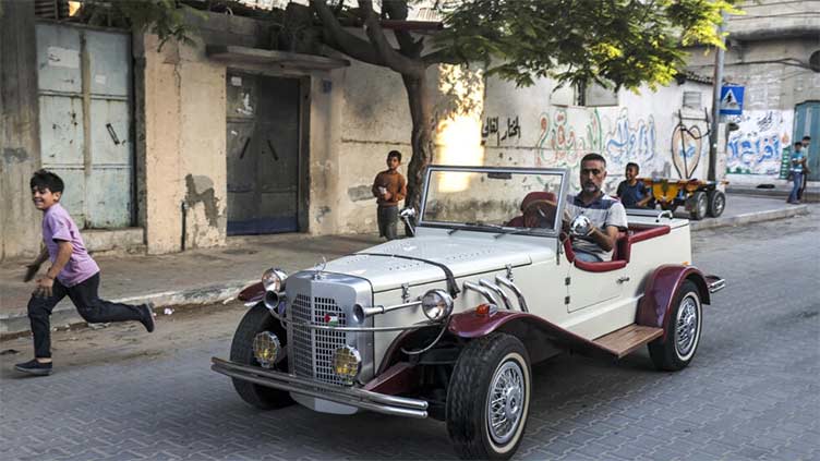 Classic cars back on the road - in Gaza City