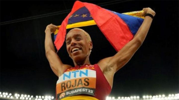 Rojas claims fourth straight world triple jump title with last attempt