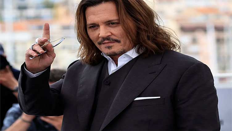 Death hoax of Johnny Depp spreads panic amidst hotel room incident 
