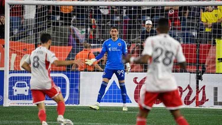 Chelsea sign goalkeeper Petrovic from New England Revolution