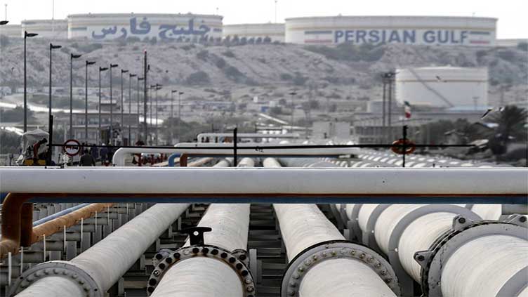 Pipeline leaks on southern Iran's coast