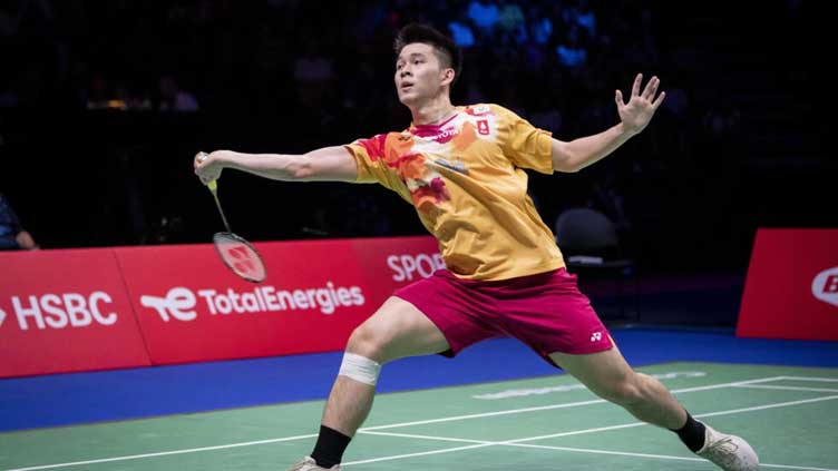 Thailand's Kunlavut spills blood to win badminton world crown