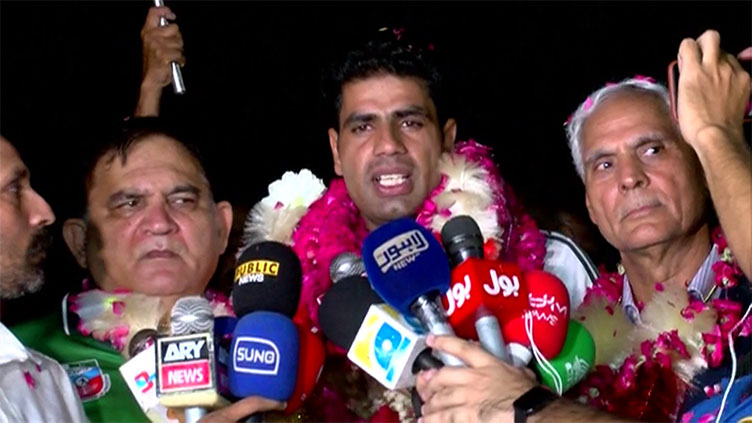 Arshad Nadeem returns home to a hero's welcome