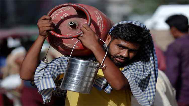 Across the eastern border: India cuts LPG price with total subsidy now reaching 116bn rupees