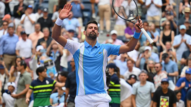 'Old fella' Djokovic romps into US Open third round