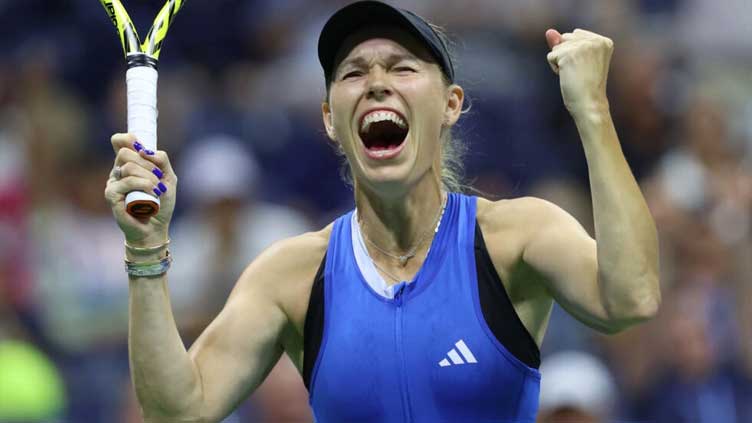 Wozniacki stuns Kvitova to reach US Open third round