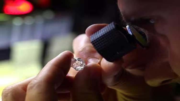 G7 to phase in direct, indirect bans of Russian diamonds