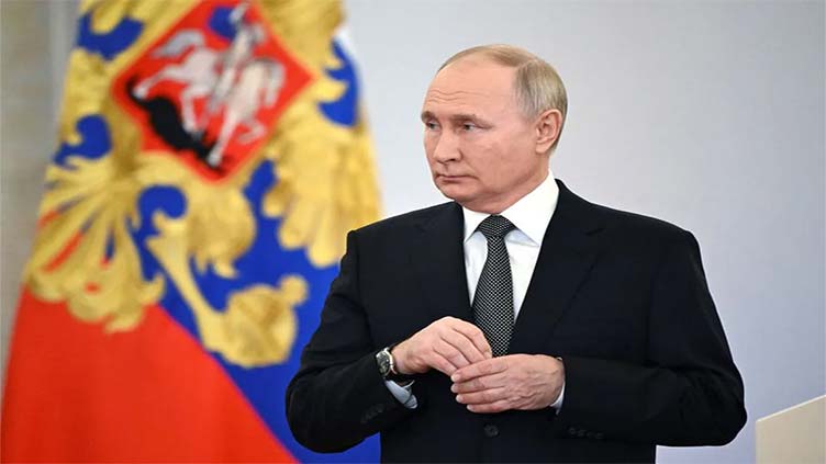 Putin sends message to world with 'spontaneous' election announcement