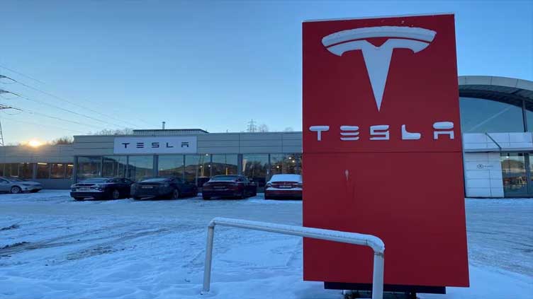 Norway wealth fund pushes Tesla for union recognition