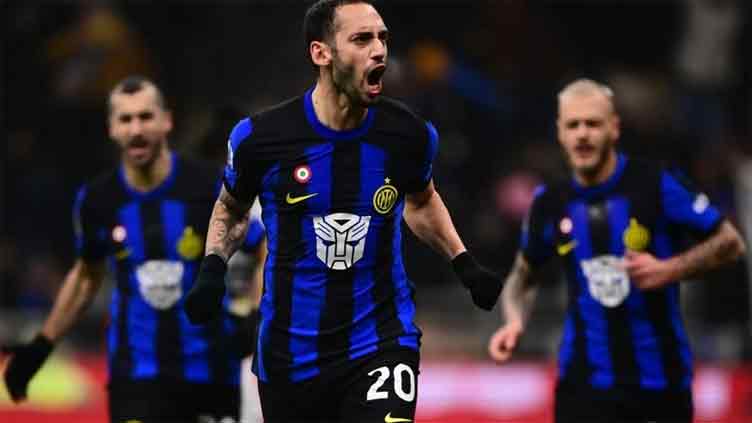 Calhanoglu guides Inter to Serie A top spot, Muriel backheels Atalanta to victory