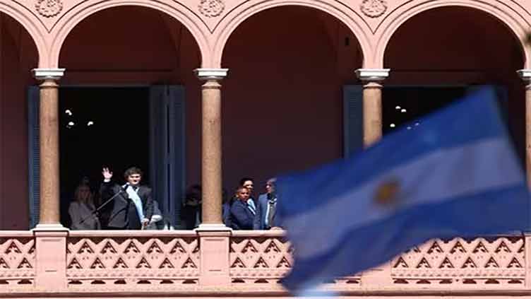 Argentina govt to lay out economic measures on Tuesday