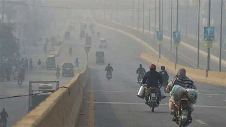 Smog in Lahore reduces, sixth on list of polluted cities