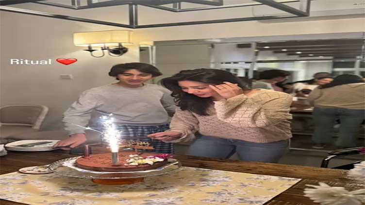 Mahira Khan celebrates birthday with family, friends