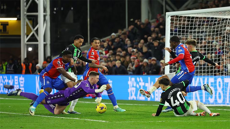 Welbeck's late header salvages a point for Brighton in 1-1 draw with Crystal Palace