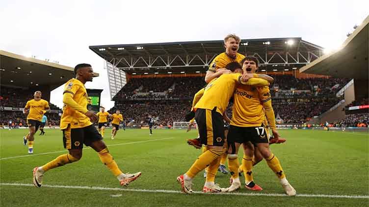 Wolves edge wasteful Chelsea 2-1 on Christmas eve