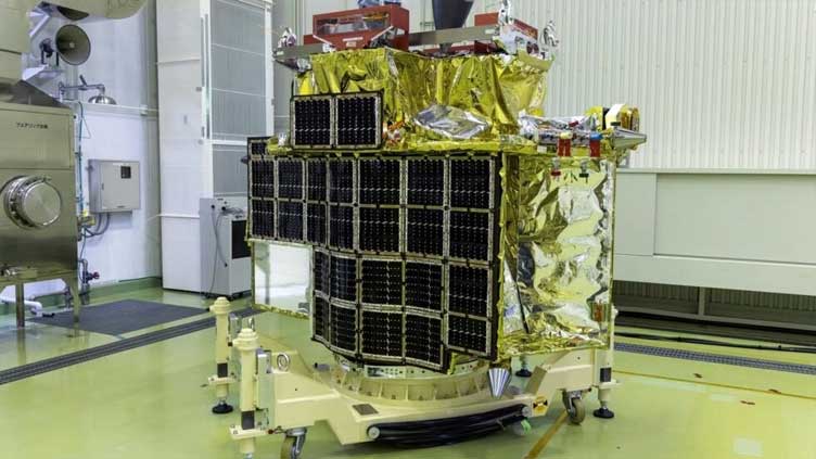 Japan moon lander enters lunar orbit