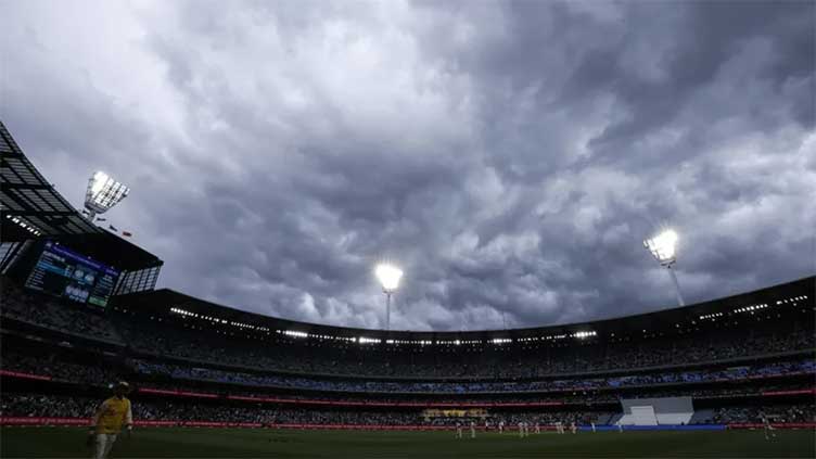 Rain forces early tea after Hasan Ali removes Khawaja