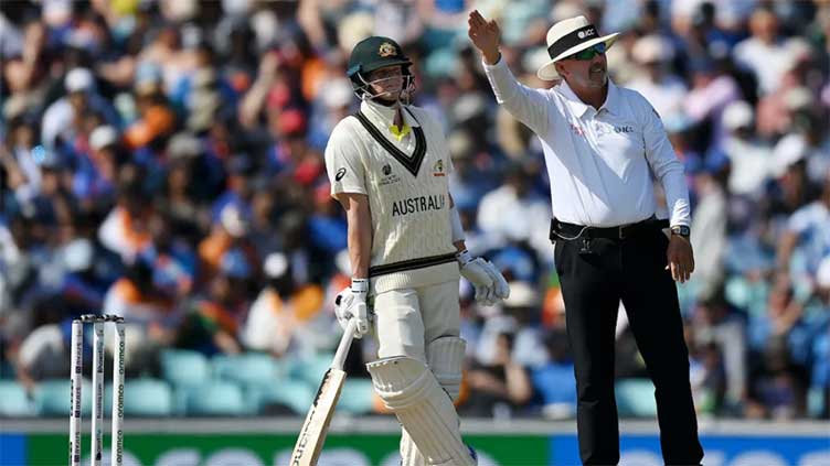 Play delayed as third umpire got stuck in lift at MCG