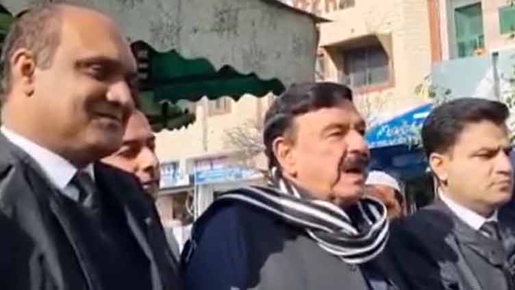 Sheikh Rashid moves IHC against police notice issued over allegation against Zardari