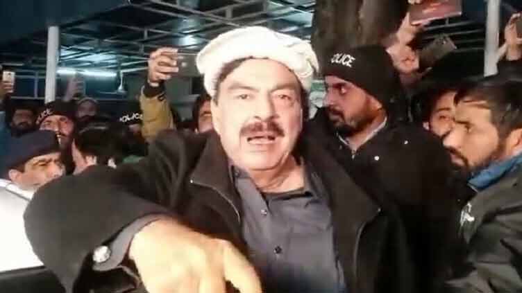 Sheikh Rashid booked in Karachi for using abusive language against Bilawal Bhutto