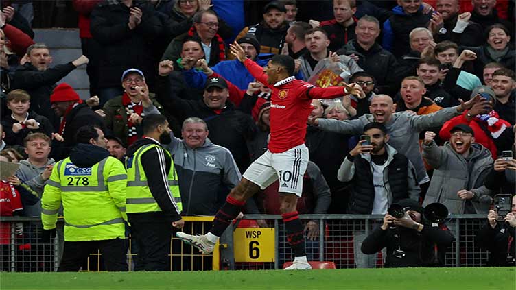 Rashford fires Man Utd to 2-1 win over Palace, Casemiro sees red