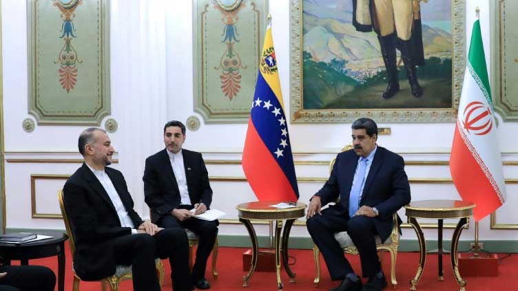  Maduro, Iranian diplomat discuss defense against 'external pressures'