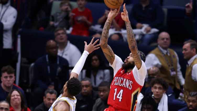 Pelicans down Lakers, James 36 points from NBA record, Curry hurt in Warriors win