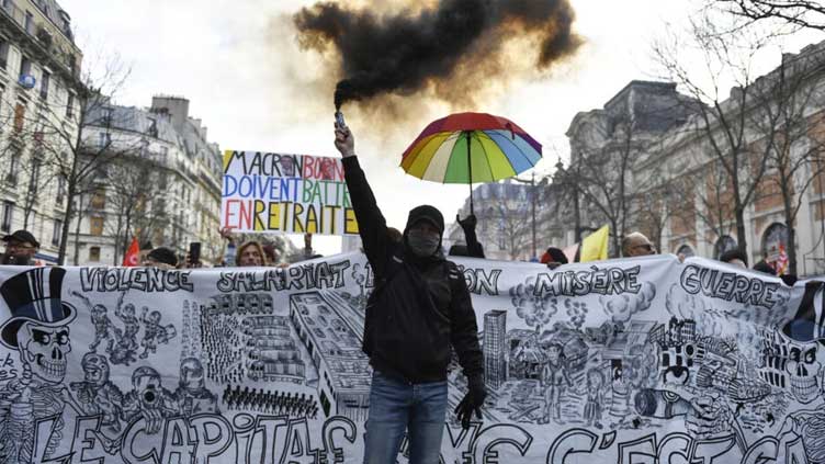  Macron pension reform hits French parliament as new strike looms